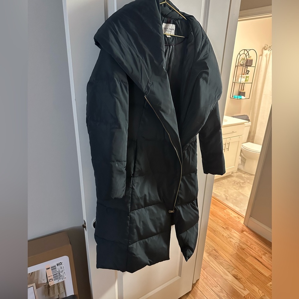 Cole Haan
Women's Signature Asymmetrical Pillow-Collar Down Puffer Coat